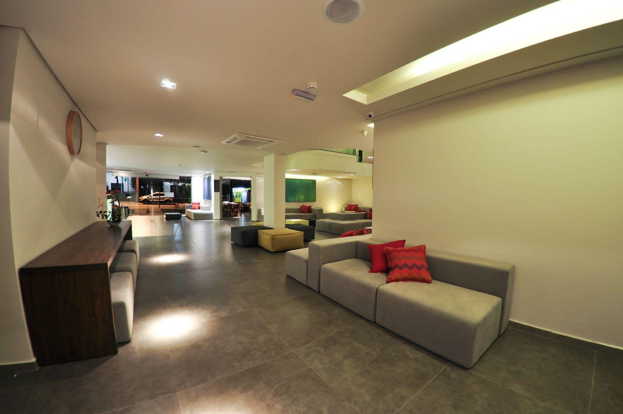 Hotel Laghetto Stilo Centro Gramado Exterior foto The lounge at KLIA